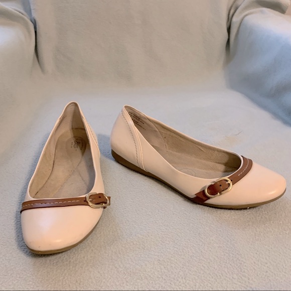 G.H. Bass & Co Matilda Flats - Picture 2 of 5